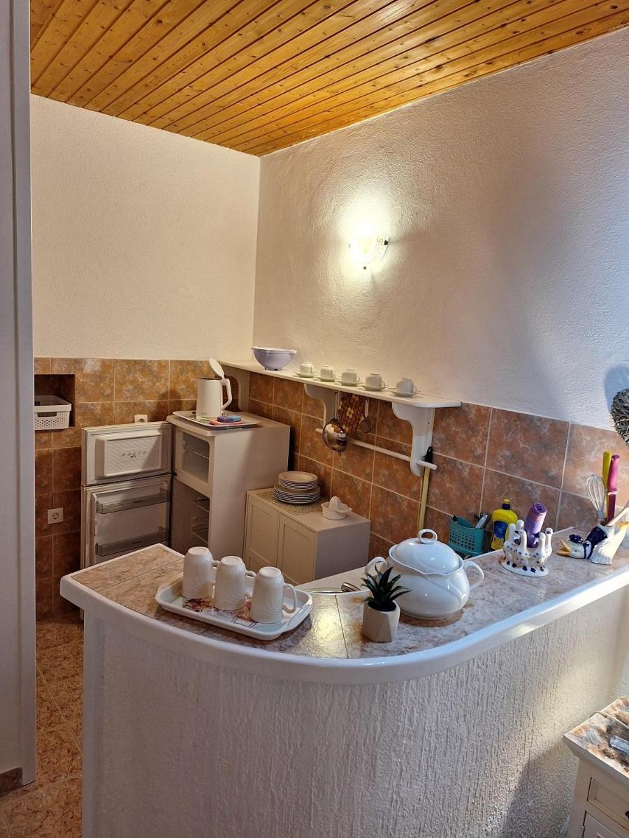 Studio Apartman Подгора Экстерьер фото